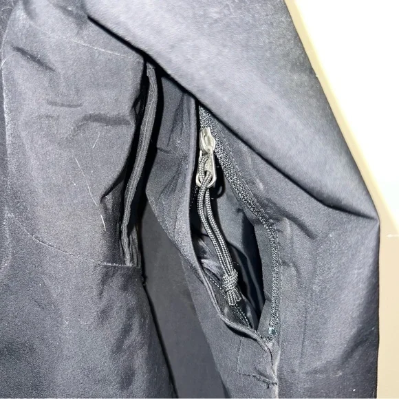The North Face Women’s Black Hyvent Jacket Size Medium - Picture 5 of 7